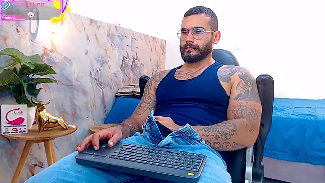 Snapshot of hanz_col chatting on September 2025 04:40:02 PM hanz col online show from September 2025 04:40:02 PM
