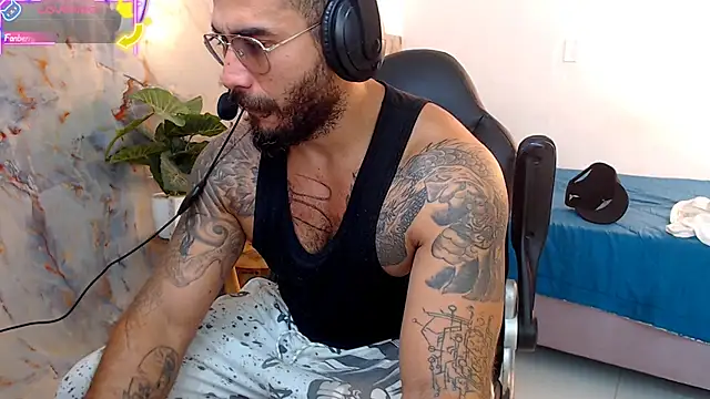 Snapshot of hanz_col chatting on September 2025 08:53:01 PM hanz col online show from September 2025 08:53:01 PM