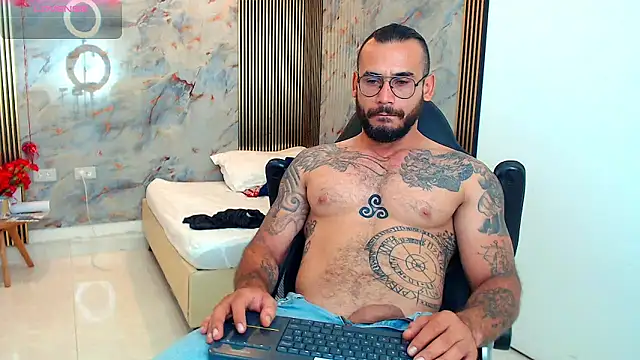 Snapshot of hanz_col chatting on February 2025 03:22:01 AM hanz col online show from February 2025 03:22:01 AM
