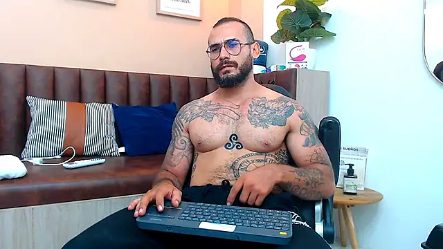 Snapshot of hanz_col chatting on March 2025 02:12:01 PM hanz col online show from March 2025 02:12:01 PM