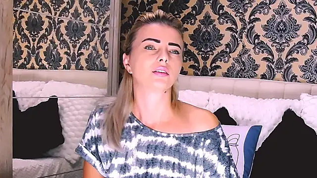 Aly girl1 online show from September 2025 07:11:01 AM