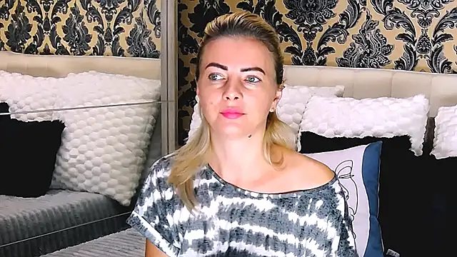 Aly girl1 online show from October 2025 10:05:02 AM