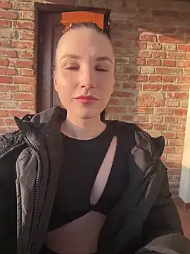 Snapshot of Sofia_Poly chatting on February 2025 03:21:01 PM Sofia Poly online show from February 2025 03:21:01 PM