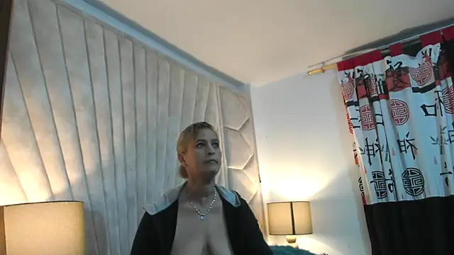 Jade squirtt online show from October 2025 10:25:01 AM