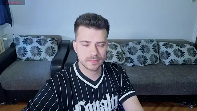 JohnnyStepBro online show from May 2026 09:05:01 AM