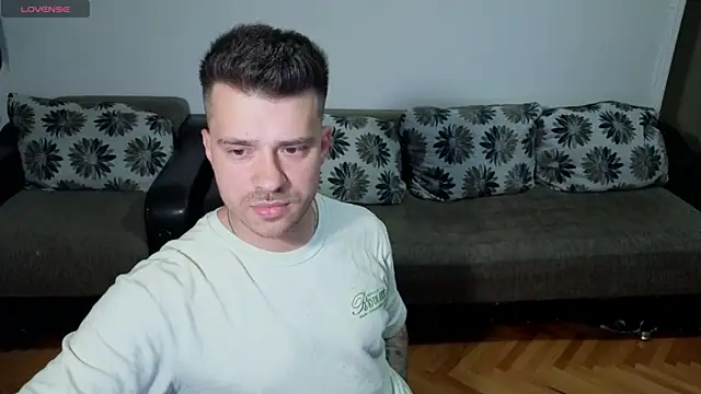 JohnnyStepBro online show from June 2026 07:07:01 PM