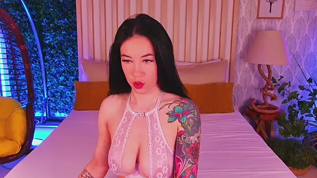 Snapshot of MadilynFox chatting on January 2026 08:13:02 PM MadilynFox online show from January 2026 08:13:02 PM