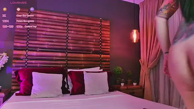 MadilynFox online show from April 2026 04:35:01 PM