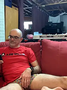 Snapshot of MaxVain chatting on February 2025 05:24:01 PM MaxVain online show from February 2025 05:24:01 PM