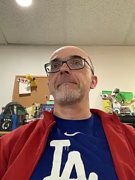 Snapshot of MaxVain chatting on March 2025 06:12:02 PM MaxVain online show from March 2025 06:12:02 PM