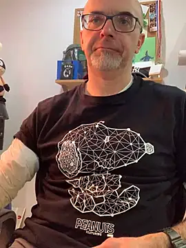 Snapshot of MaxVain chatting on February 2025 07:48:02 PM MaxVain online show from February 2025 07:48:02 PM