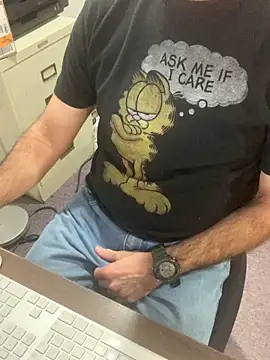 Snapshot of MaxVain chatting on October 2025 06:41:02 PM MaxVain online show from October 2025 06:41:02 PM