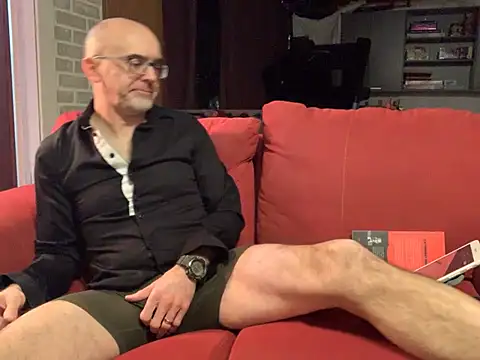 Snapshot of MaxVain chatting on February 2025 03:41:01 AM MaxVain online show from February 2025 03:41:01 AM