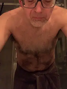 Snapshot of MaxVain chatting on December 2024 06:01:01 AM MaxVain online show from December 2024 06:01:01 AM