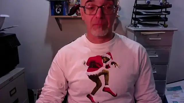 Snapshot of MaxVain chatting on December 2025 06:45:02 PM MaxVain online show from December 2025 06:45:02 PM