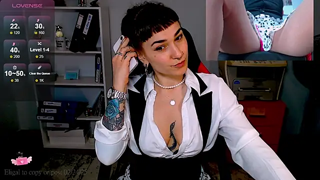 Snapshot of FoxRineHelen chatting on February 2025 03:42:02 PM FoxRineHelen online show from February 2025 03:42:02 PM