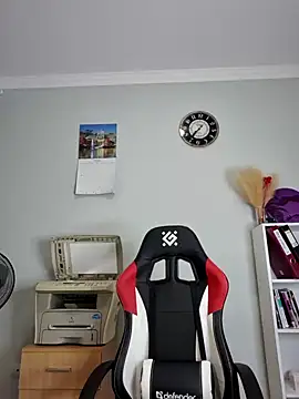 Snapshot of FoxRineHelen chatting on February 2025 05:18:02 PM FoxRineHelen online show from February 2025 05:18:02 PM