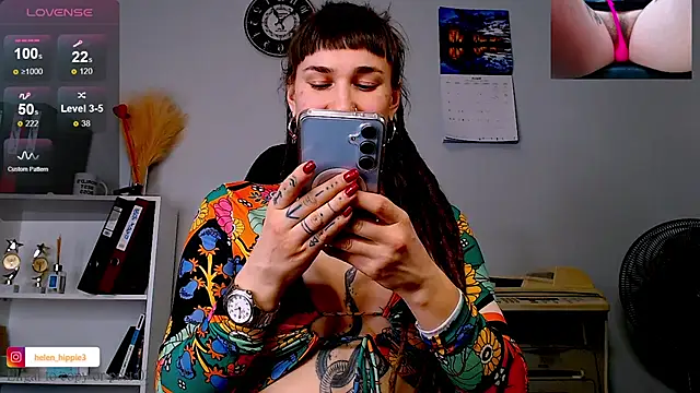 Snapshot of FoxRineHelen chatting on March 2025 05:54:02 PM FoxRineHelen online show from March 2025 05:54:02 PM