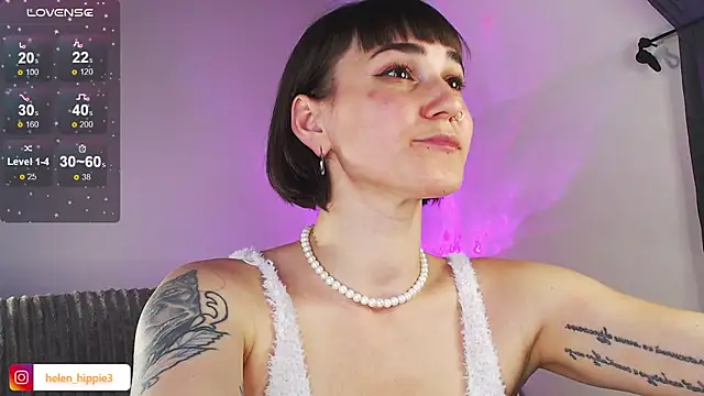 Snapshot of FoxRineHelen chatting on September 2025 06:40:01 PM FoxRineHelen online show from September 2025 06:40:01 PM