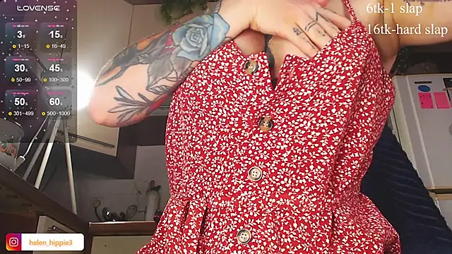 Snapshot of FoxRineHelen chatting on December 2025 06:31:01 PM FoxRineHelen online show from December 2025 06:31:01 PM