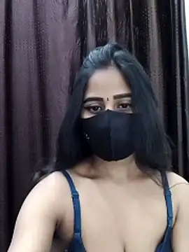 Lalisa sexy online show from December 2025 04:00:01 PM