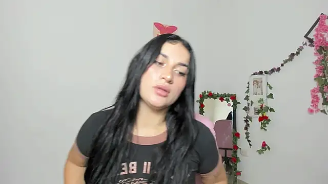 Emic  online show from November 2025 04:11:01 PM