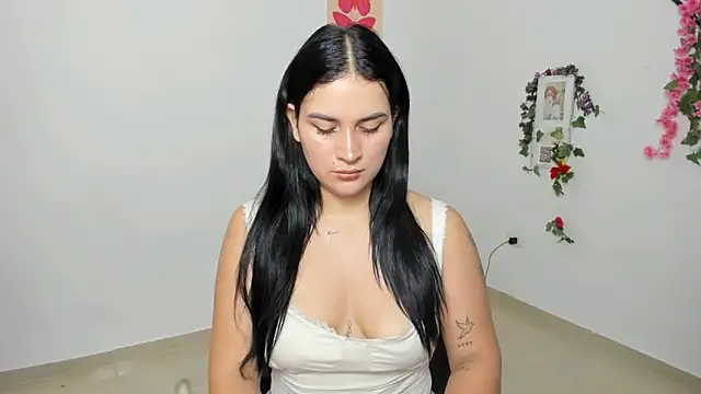 Emic  online show from December 2025 02:52:01 PM