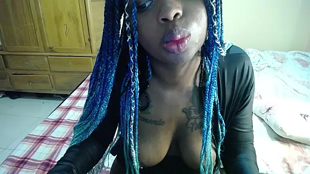 Snapshot of _Zooee chatting on February 2025 05:16:01 PM Zooee online show from February 2025 05:16:01 PM