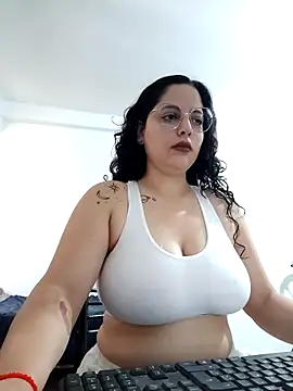 Snapshot of babyluna939 chatting on May 2026 05:16:02 PM babyluna939 online show from May 2026 05:16:02 PM