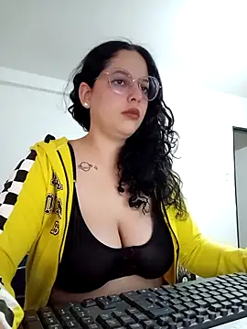 Snapshot of babyluna939 chatting on May 2026 12:28:01 PM babyluna939 online show from May 2026 12:28:01 PM