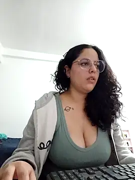 Snapshot of babyluna939 chatting on April 2026 11:42:01 PM babyluna939 online show from April 2026 11:42:01 PM