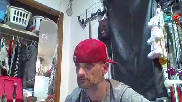 Snapshot of slinginbigD chatting on September 2025 07:54:02 PM slinginbigD online show from September 2025 07:54:02 PM