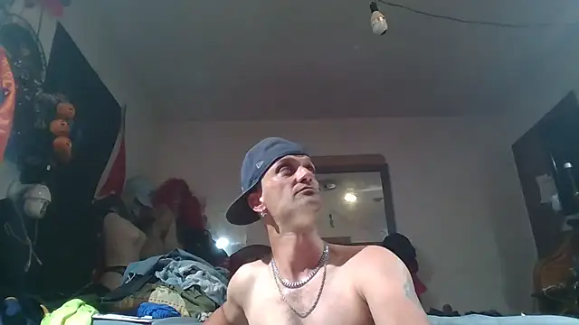 Snapshot of slinginbigD chatting on July 2026 11:00:01 PM slinginbigD online show from July 2026 11:00:01 PM