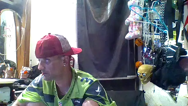 Snapshot of slinginbigD chatting on October 2025 06:26:02 AM slinginbigD online show from October 2025 06:26:02 AM