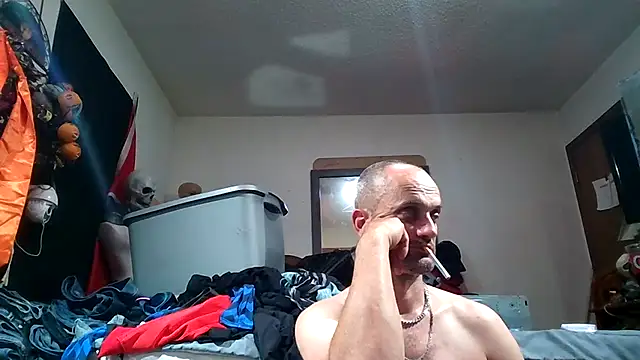 Snapshot of slinginbigD chatting on July 2026 10:32:02 PM slinginbigD online show from July 2026 10:32:02 PM