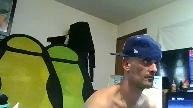 Snapshot of slinginbigD chatting on March 2025 11:01:02 PM slinginbigD online show from March 2025 11:01:02 PM
