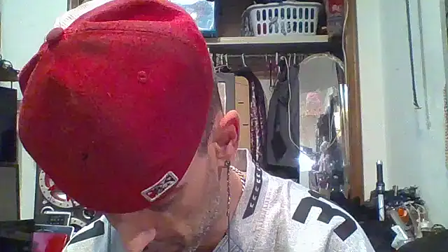 Snapshot of slinginbigD chatting on September 2025 04:41:02 AM slinginbigD online show from September 2025 04:41:02 AM