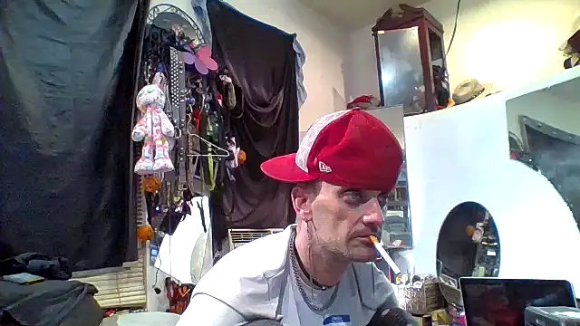 Snapshot of slinginbigD chatting on September 2025 07:14:01 AM slinginbigD online show from September 2025 07:14:01 AM