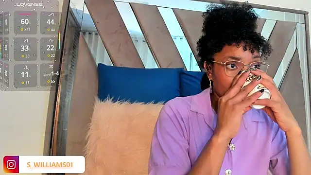 sara williams01 online show from October 2025 01:12:02 PM