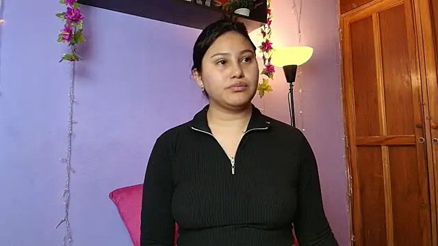 Little Ivy online show from November 2025 05:01:02 PM