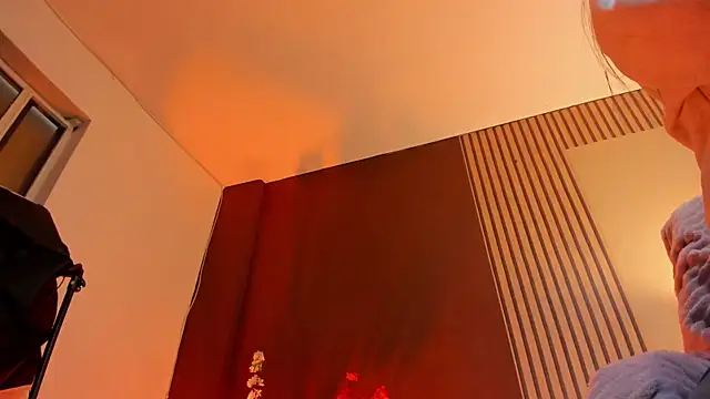 Little Ivy online show from April 2026 08:10:02 PM