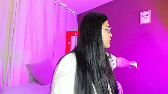 Little Ivy online show from February 2026 06:42:01 PM