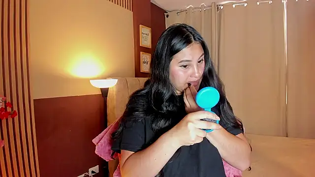 Little Ivy online show from March 2026 07:17:01 PM