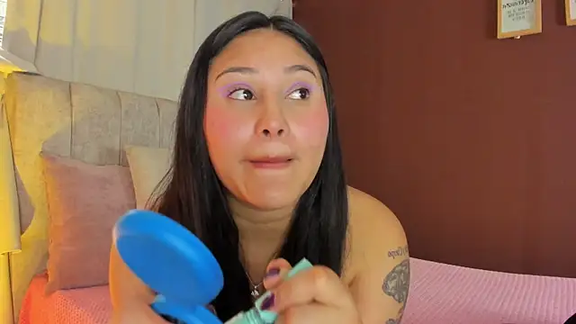 Little Ivy online show from October 2025 07:33:01 PM