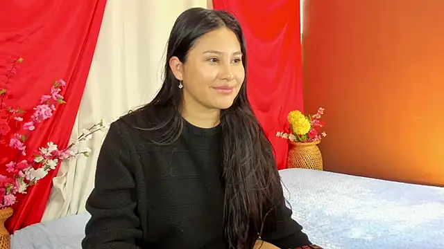 Little Ivy online show from November 2025 01:04:01 PM