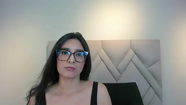 Isis Osman online show from March 2026 07:21:01 PM