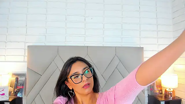 Isis Osman online show from March 2025 11:22:01 PM