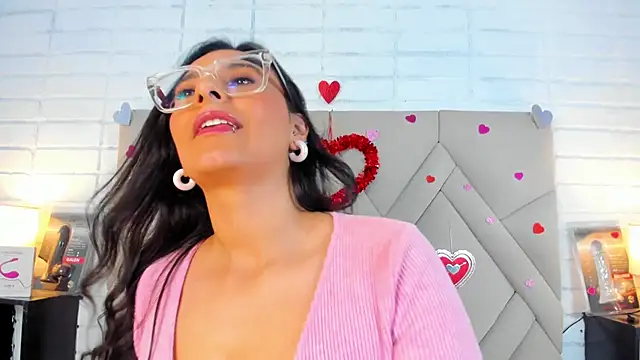 Isis Osman online show from February 2025 08:28:02 PM