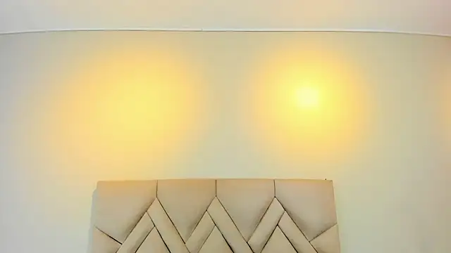 Isis Osman online show from February 2026 07:10:01 PM