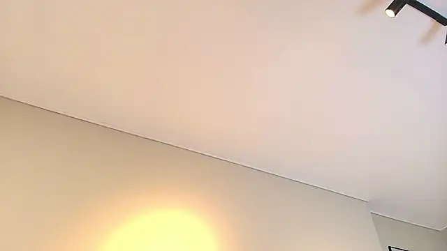 Isis Osman online show from March 2026 07:26:02 PM